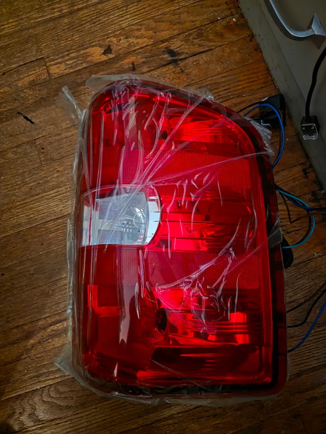 2007-2010 Chevy Silverado Tail Light - Passenger image indicator(2)