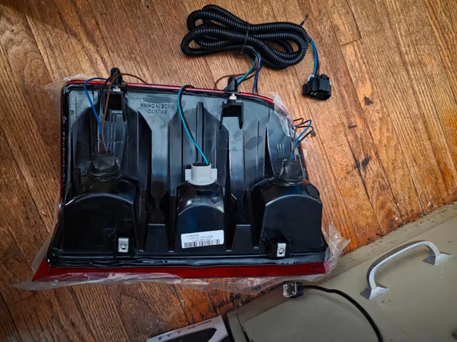 2007-2010 Chevy Silverado Tail Light - Passenger image indicator(3)