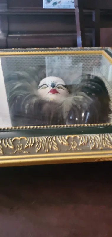 Unique Vintage Italian Cat Face Feather Shadowbox image indicator(5)