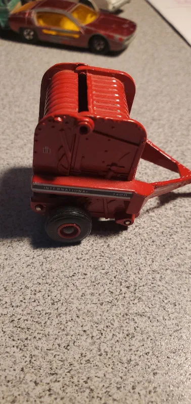 Ertl IH Baler 1:64 image indicator(3)