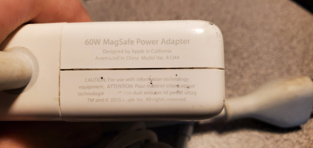 Apple 60W Magsafe power Adapter model A1344