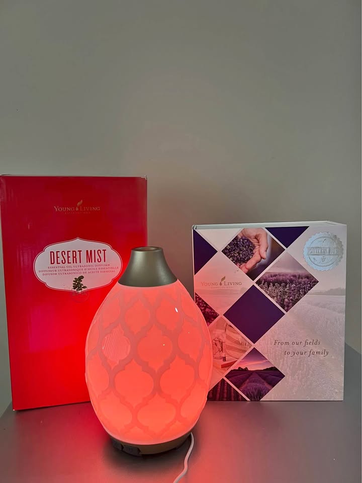 YOUNG LIVING Ultrasonic diffuser and essential oils