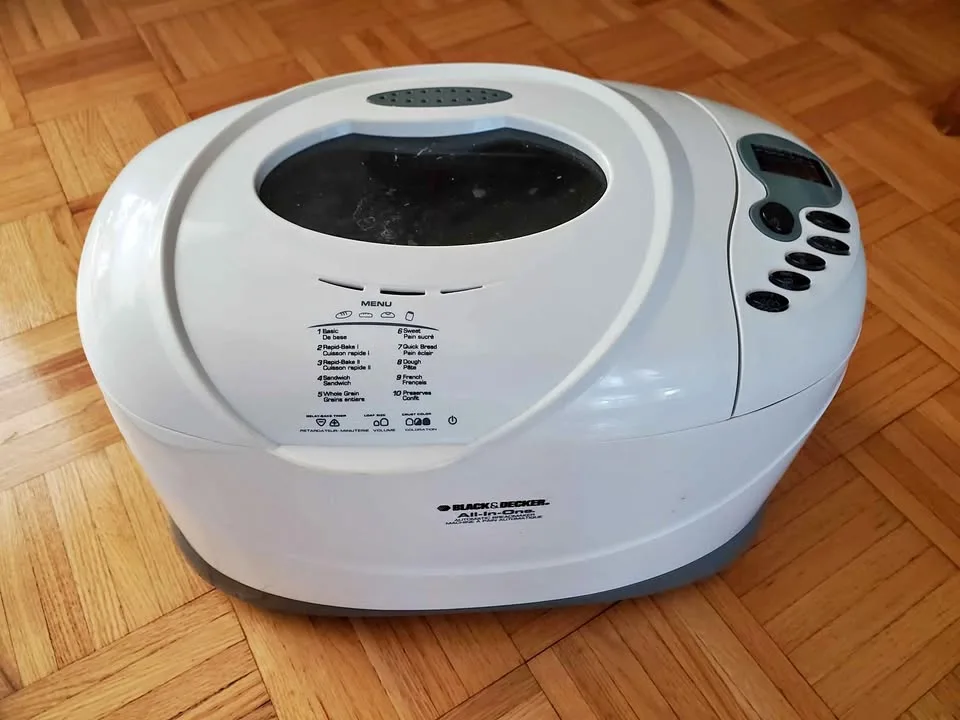 Black +Decker bread machine
