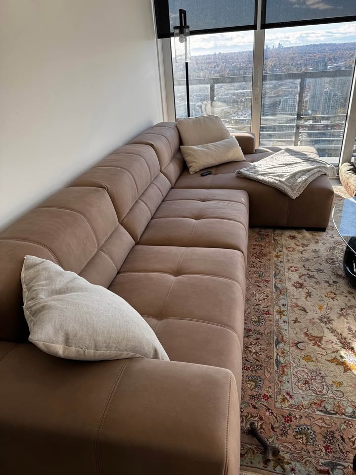 Beautiful sectional sofa w/ warranty - photo 2