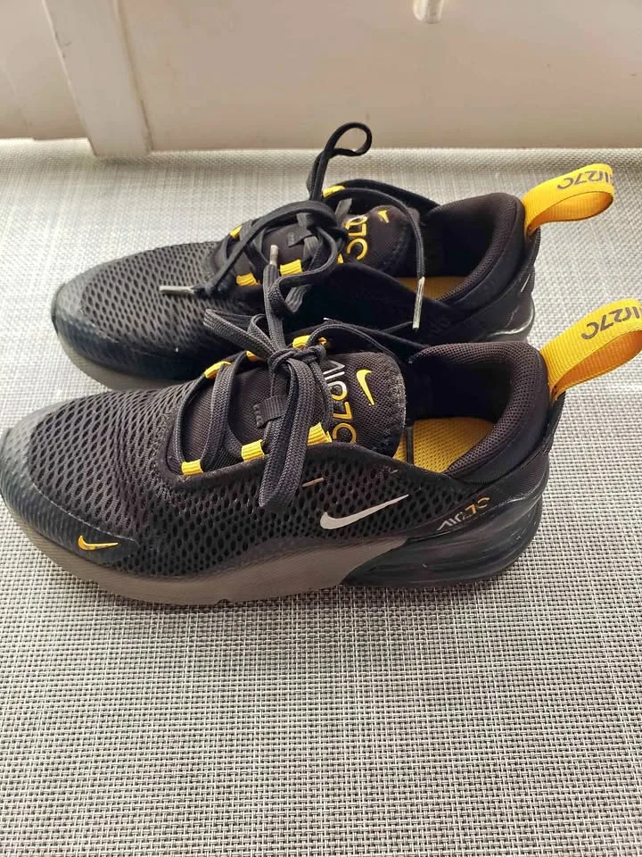 Kids Nike Air Max 270 shoes size 1 thumbnail