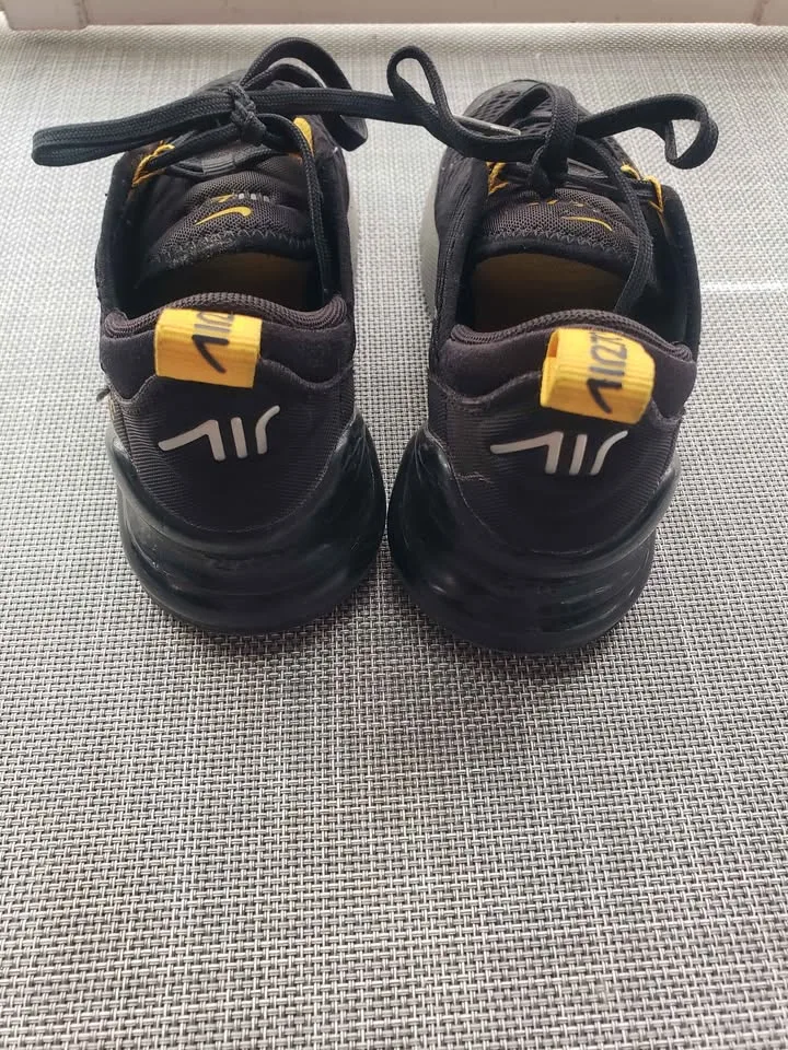 Kids Nike Air Max 270 shoes size 1 image indicator(3)