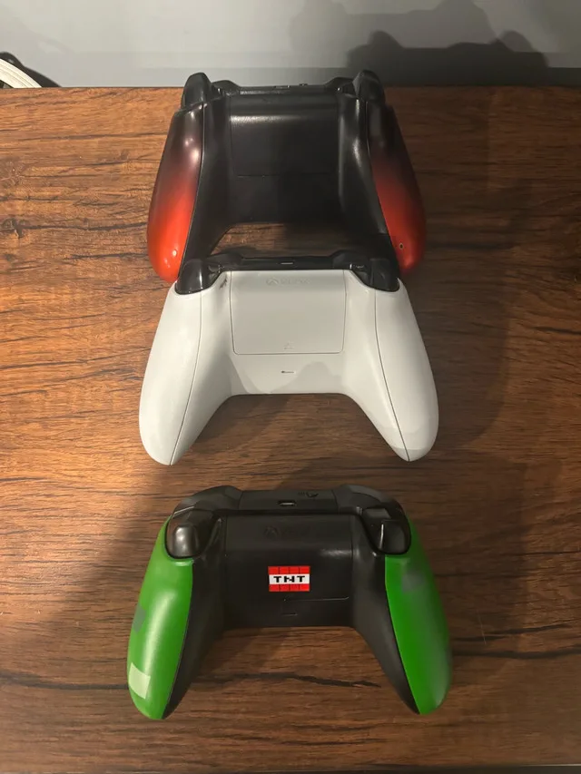 Xbox One Minecraft Creeper Controller – Great Condition image indicator(2)