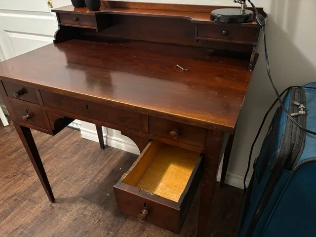 Solid Wood Writing Desk – Great Condition image indicator(3)
