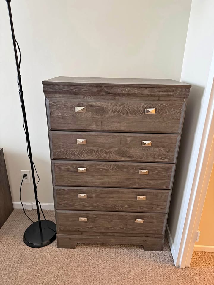 Vintage Mid Century Modern Bassett Dresser