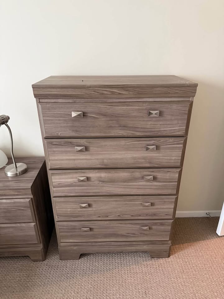 Vintage Mid Century Modern Bassett Dresser - photo 2