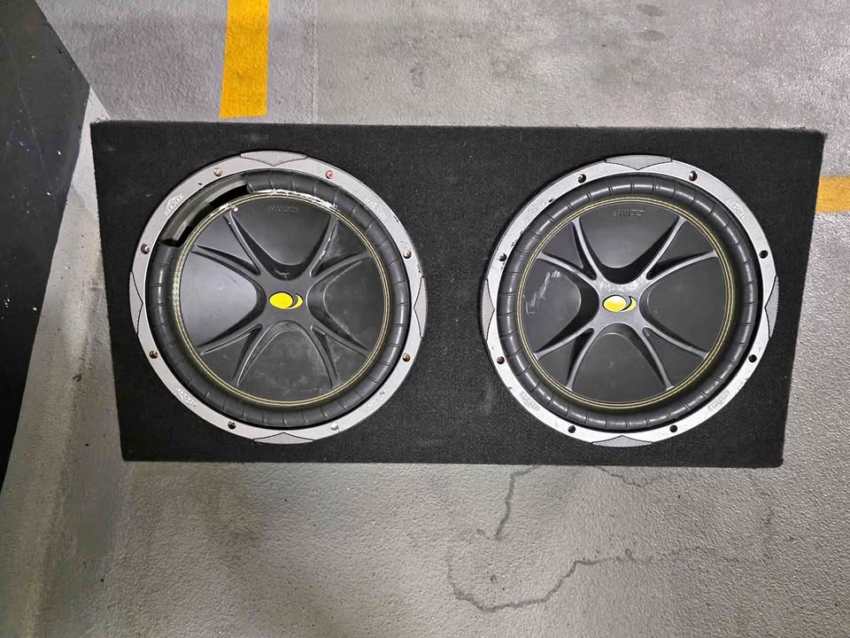 Kicker subwoofers