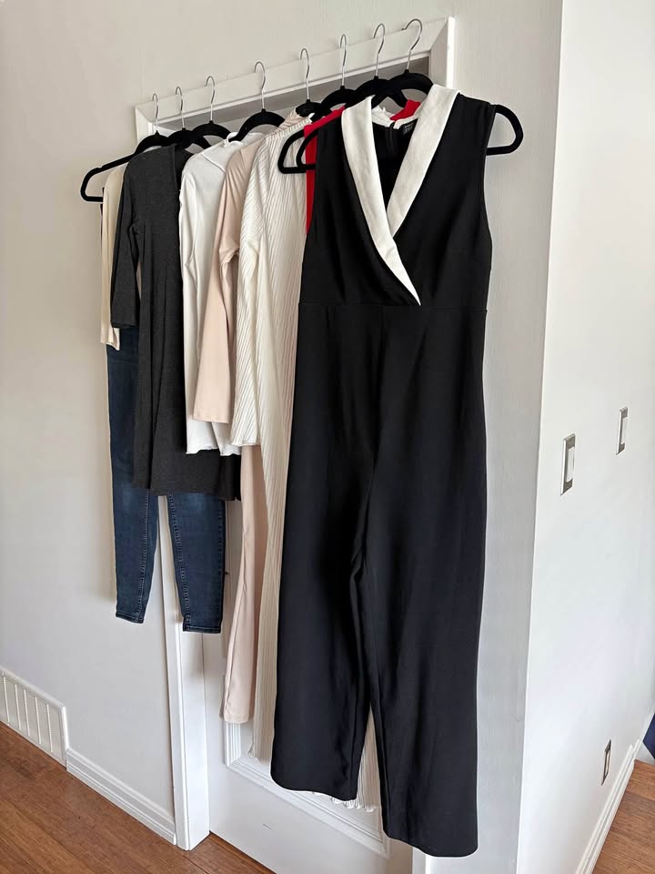 M/L Maternity Clothes Bundle