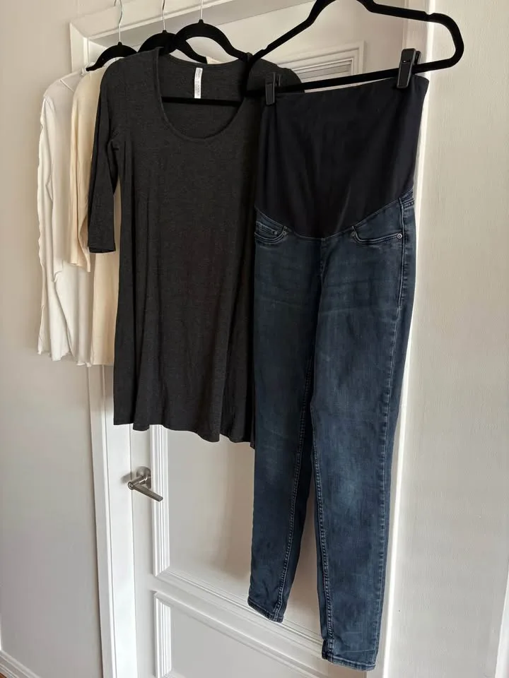 M/L Maternity Clothes Bundle image indicator(3)