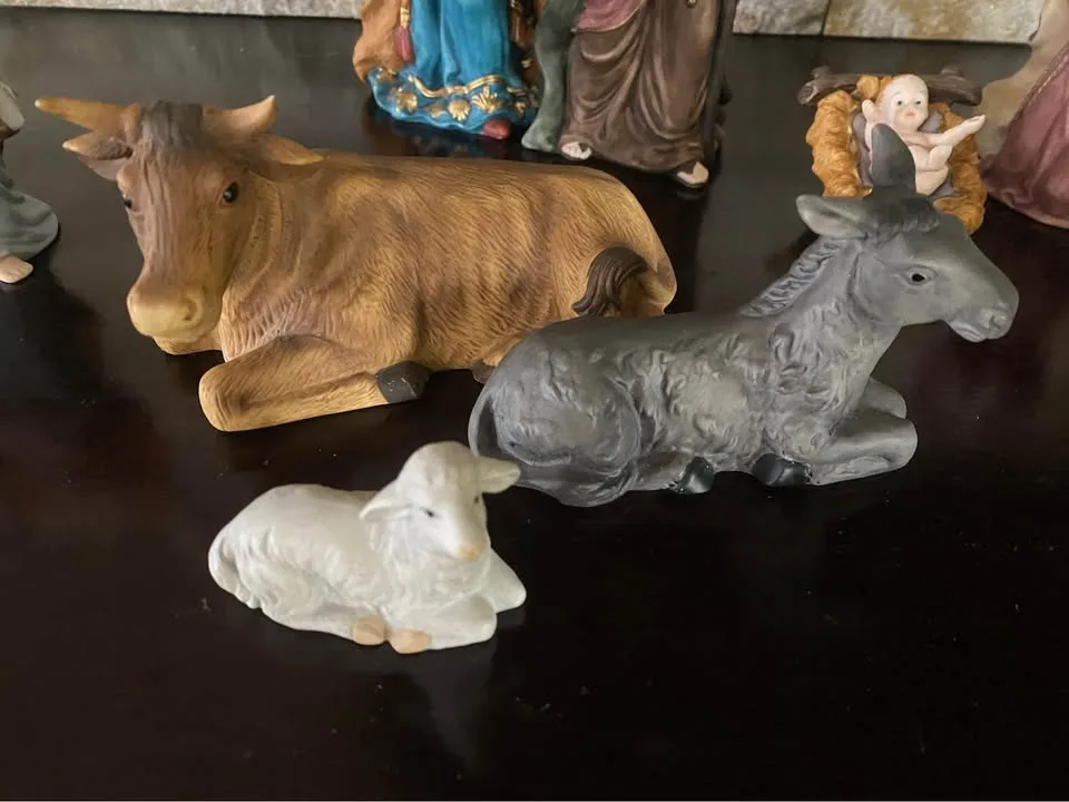 Kirkland Signature Porcelain Nativity Set image indicator(5)