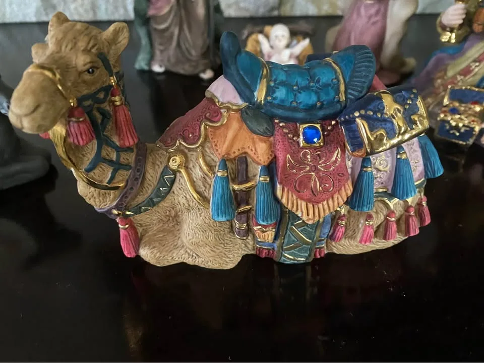 Kirkland Signature Porcelain Nativity Set image indicator(6)