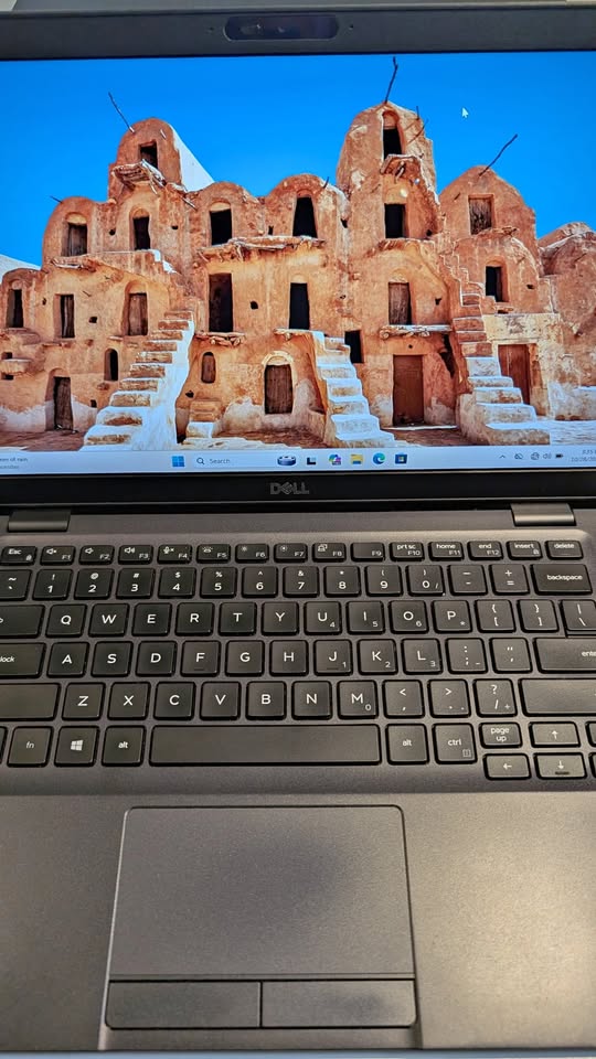 Dell Latitude 5300 – i5 8GB RAM 256GB SSD Windows 11 Pro