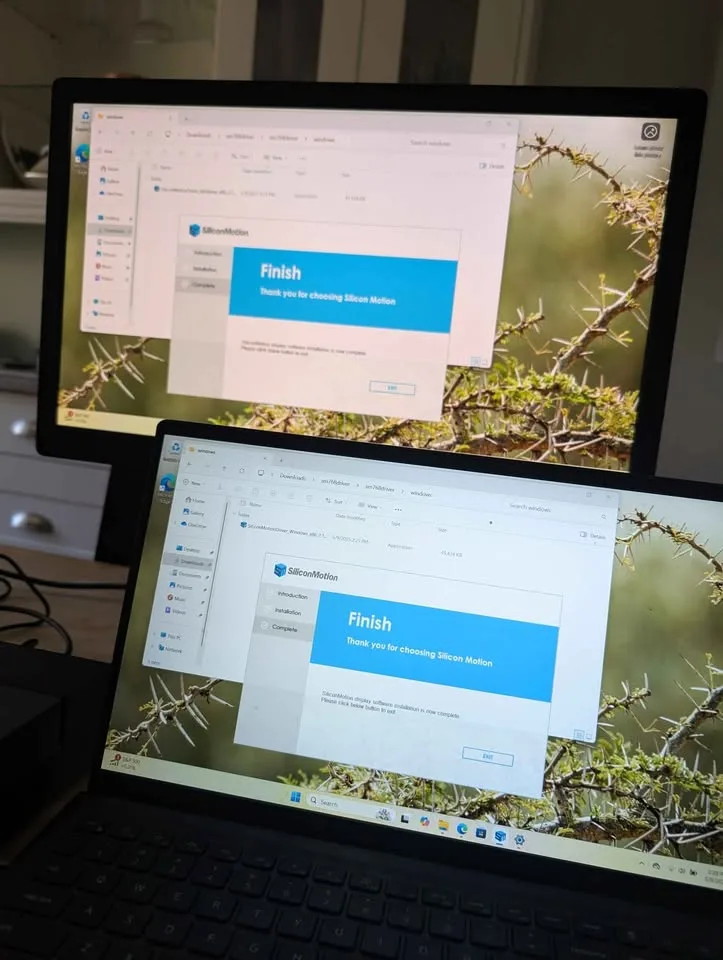 Used Universal docking station (Wavlink) image indicator(5)