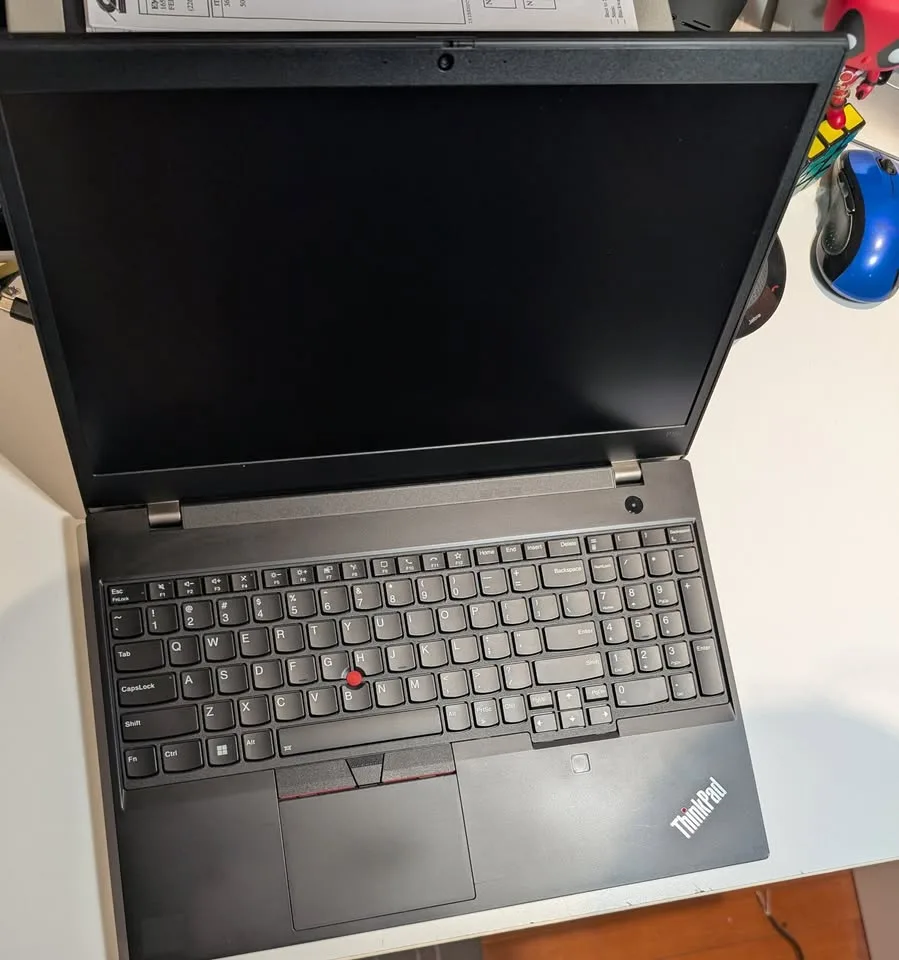 Lenovo ThinkPad P15v Gen 3 - $1,250 CAD image indicator(2)