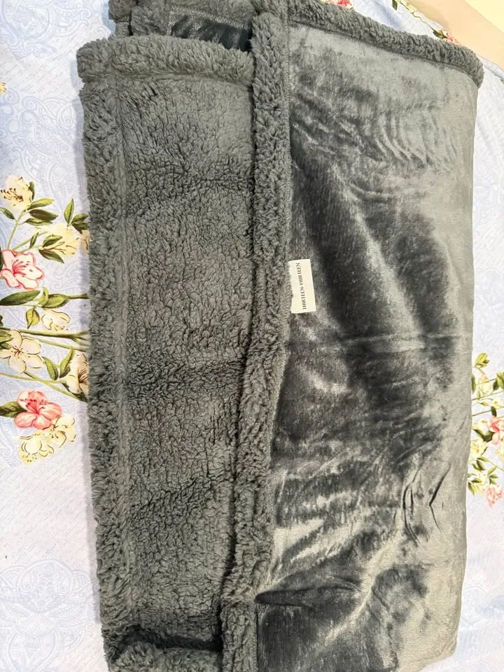 Waterproof Pet Blanket for Furniture, Bed image indicator(9)