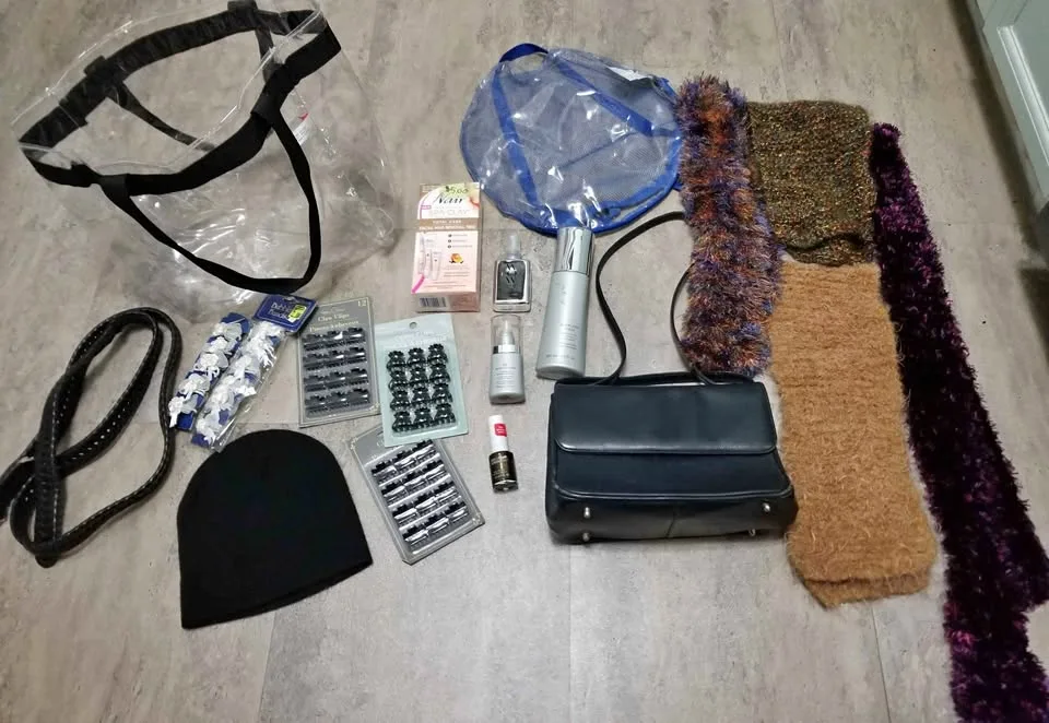 Women's Lot $10 for All (Read Description) thumbnail