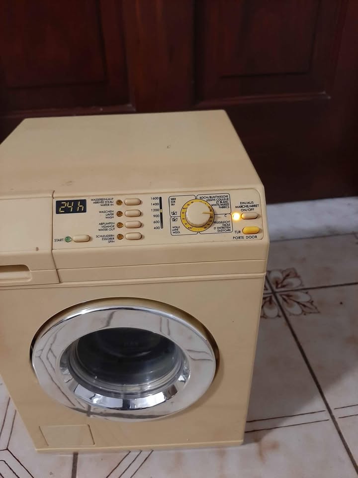 Klein Miele Pretend Play Washing Machine Ages 3+ in box - photo 2