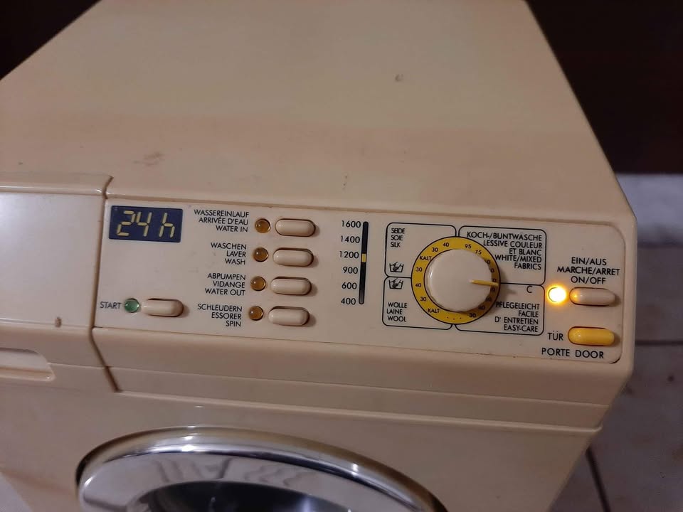 Klein Miele Pretend Play Washing Machine Ages 3+ in box - photo 3