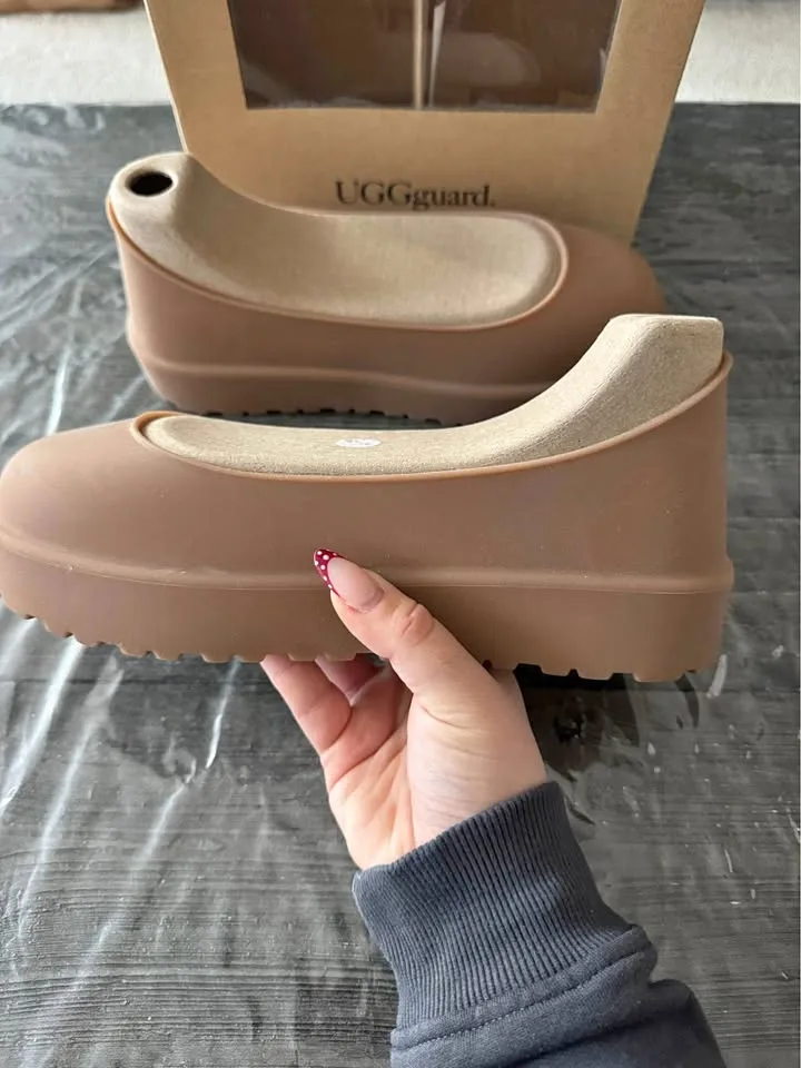 UGG UggGuard (Size Small) with Box
