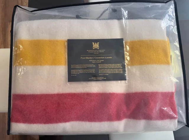 Vintage Hudson’s Bay Point Blanket – 100% Wool (Made i image indicator(3)