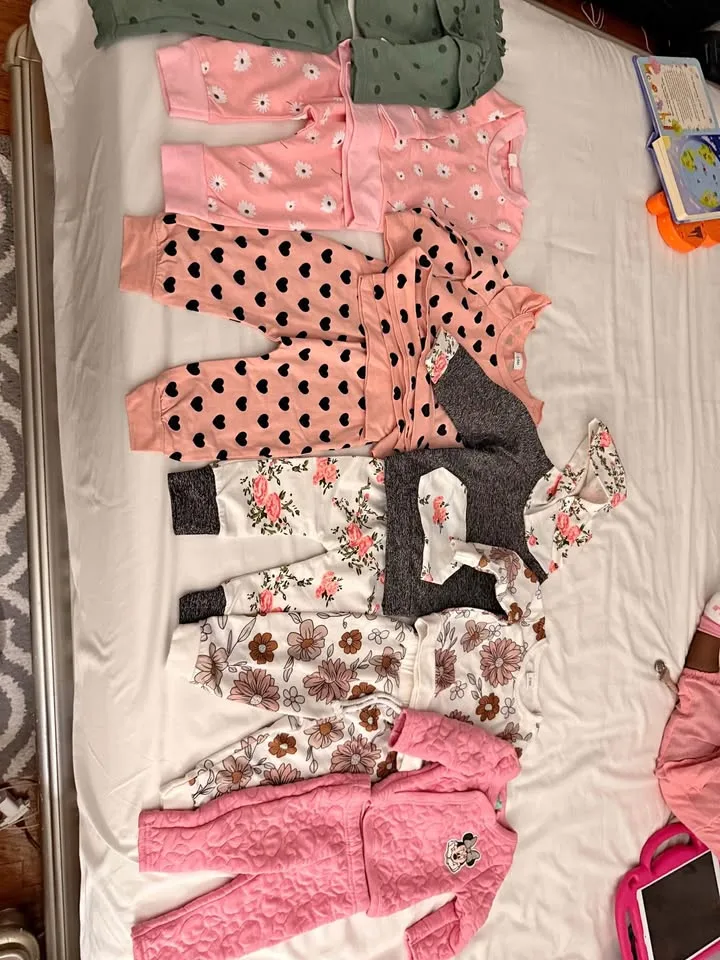 Baby girl sweats (3-6)months