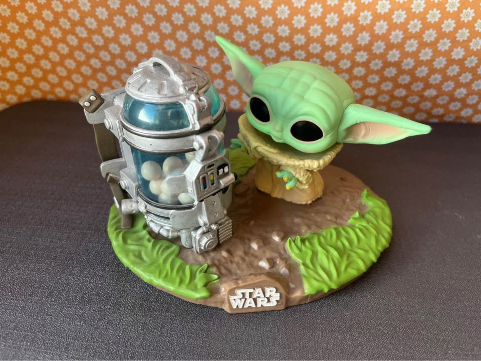 Baby Yoda Funko Pop - The Child with Egg Canister - photo 2