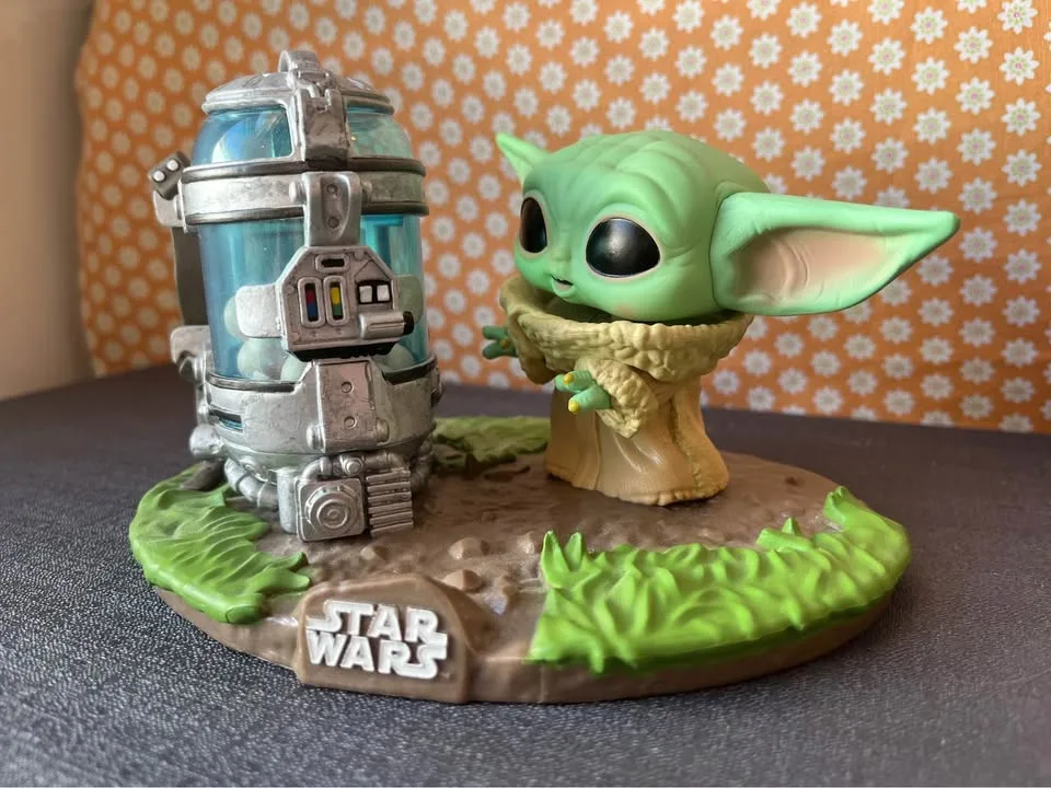 Baby Yoda Funko Pop - The Child with Egg Canister image indicator(4)