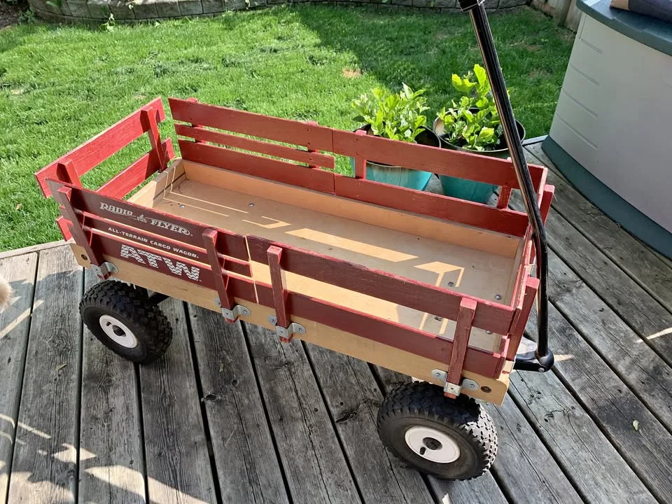 Radio Flyer Wood Wagon thumbnail