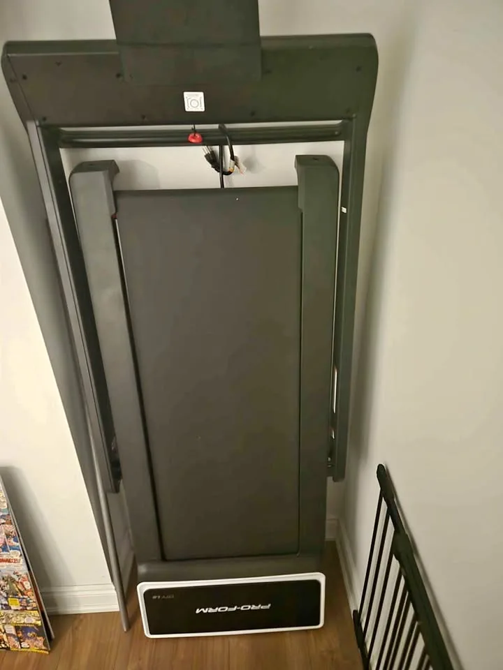 Fold up - tread mill -