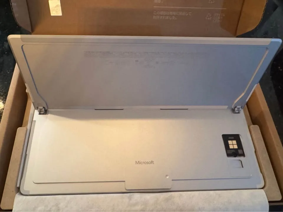 Microsoft surface pro with 5G for business image indicator(6)