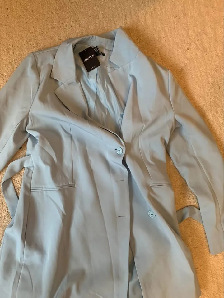 Woman coat image indicator(2)