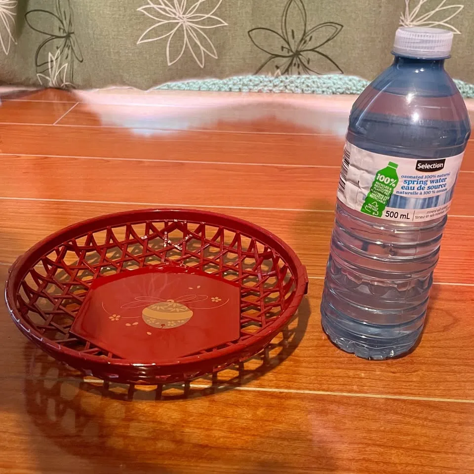 Vintage✨Red Basket Tray with Gold Bell - Yamanaka Lacquerware image indicator(7)