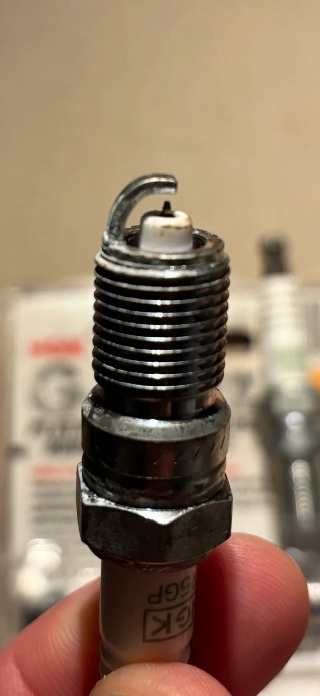 NGK TR5GP Spark Plugs image indicator(2)