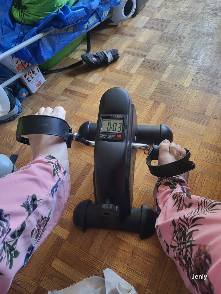 Peddle exerciser🥕 - photo 2