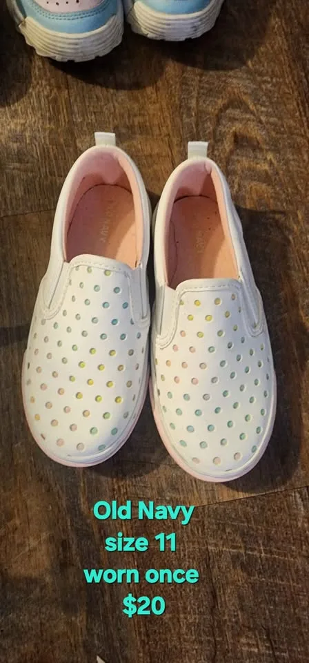 Toddler girl footwear image indicator(4)