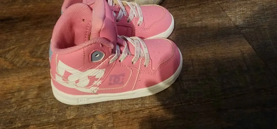 Toddler girl footwear image indicator(8)