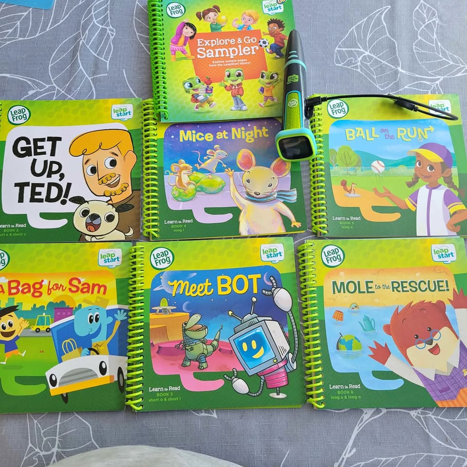 Brand new LeapStart Go set with books