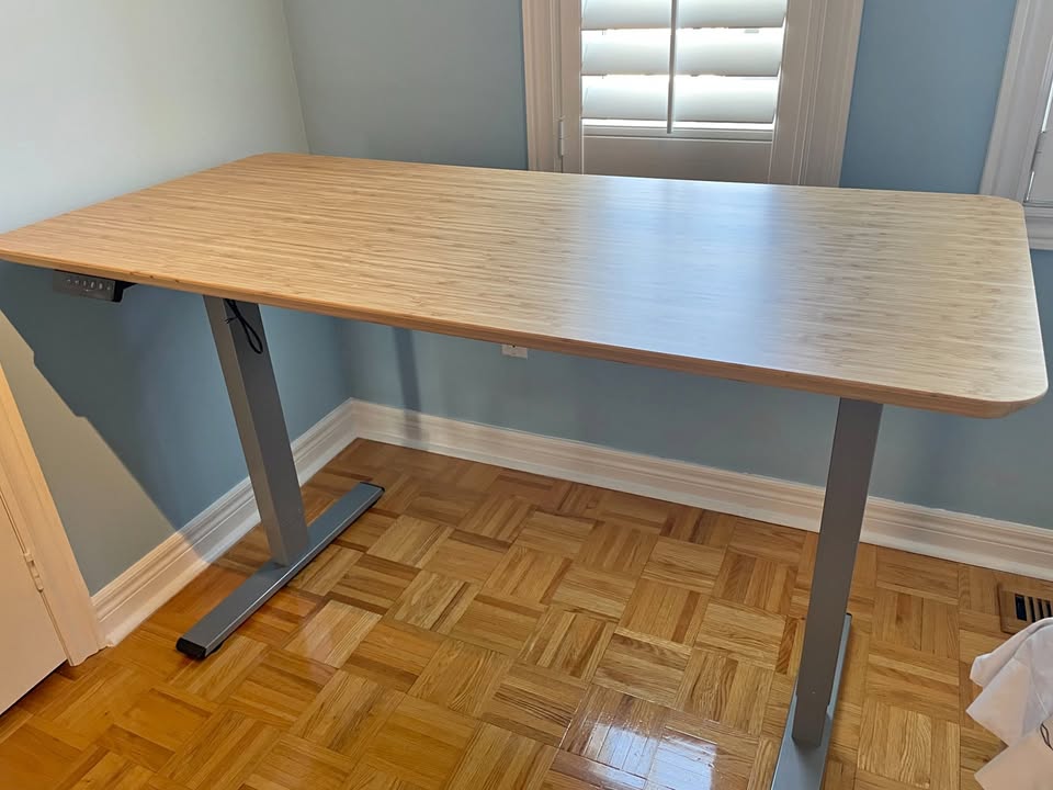 Height Adjustable Electric Standing Desk - Excellent