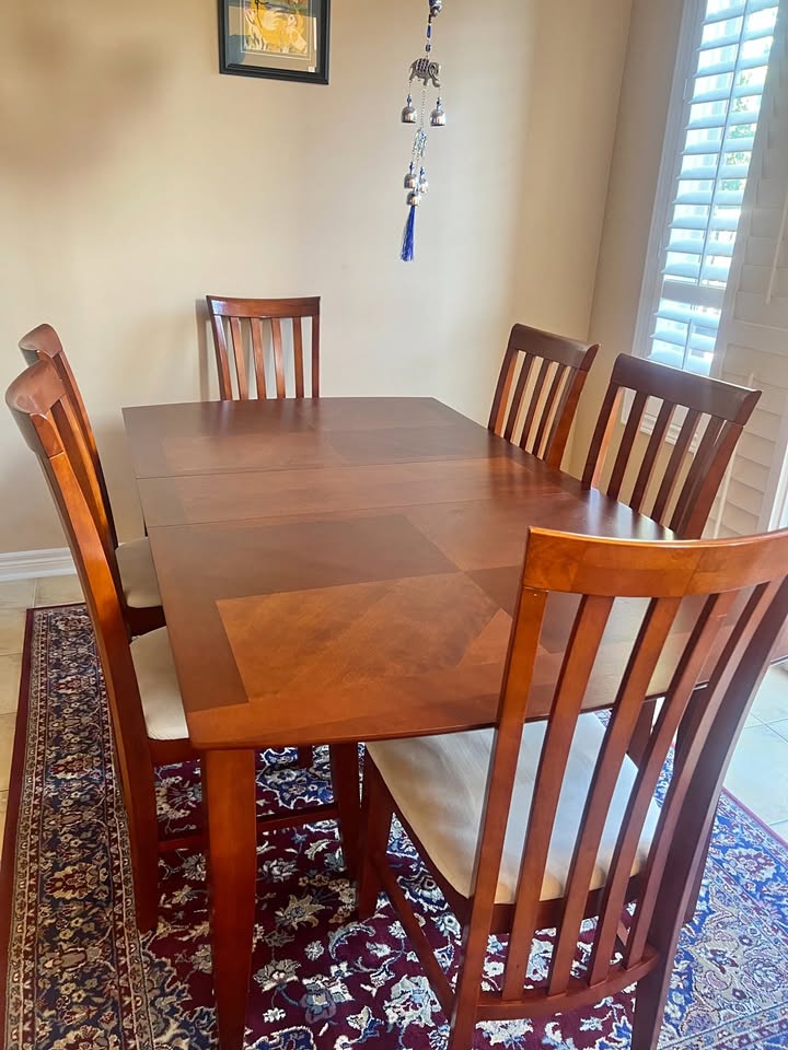 Wood Dining Table Set with 6 Chairs - Great Condition