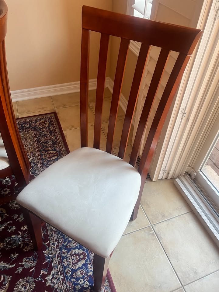 Wood Dining Table Set with 6 Chairs - Great Condition - photo 5