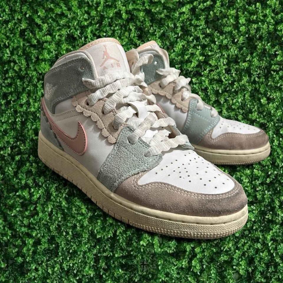 Jordan 1 Mid Floral Colorway - photo 2
