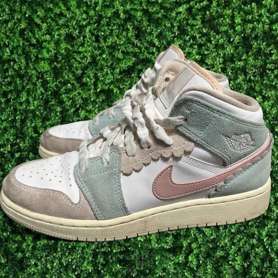 Jordan 1 Mid Floral Colorway - photo 3