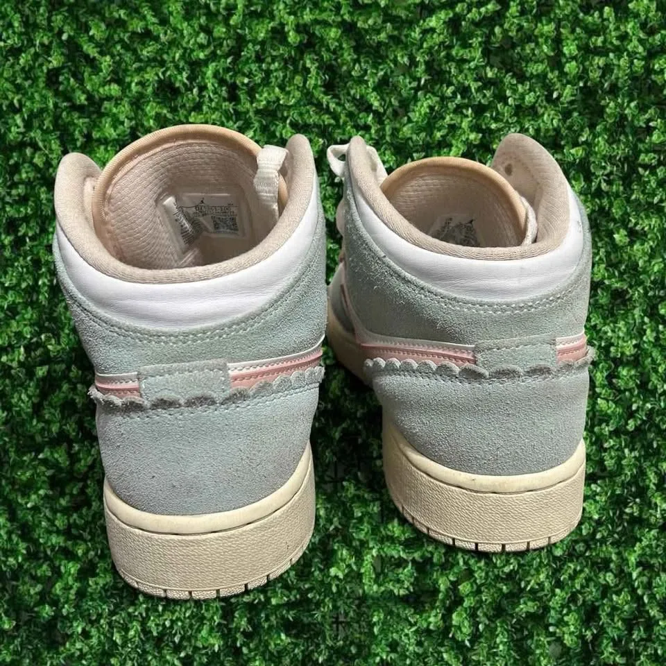 Jordan 1 Mid Floral Colorway image indicator(4)