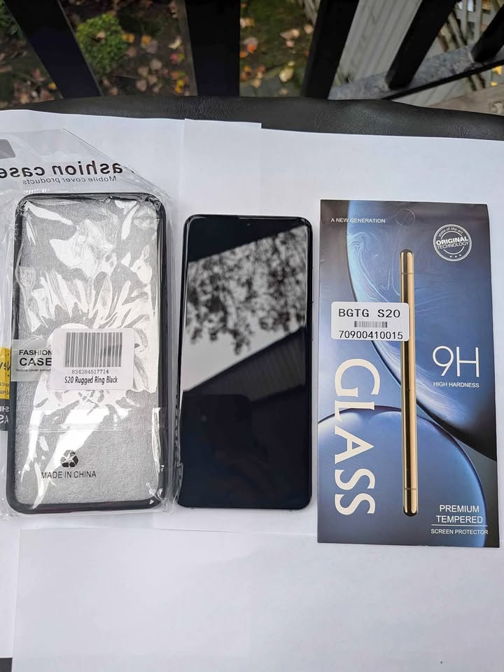Samsung Galaxy S20 5G (128gb) Unlocked + free case