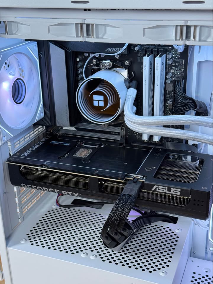 RTX 5070 Ti | Ryzen 9800x3D | 64 GB Ram | 2TB SSD PC - photo 2