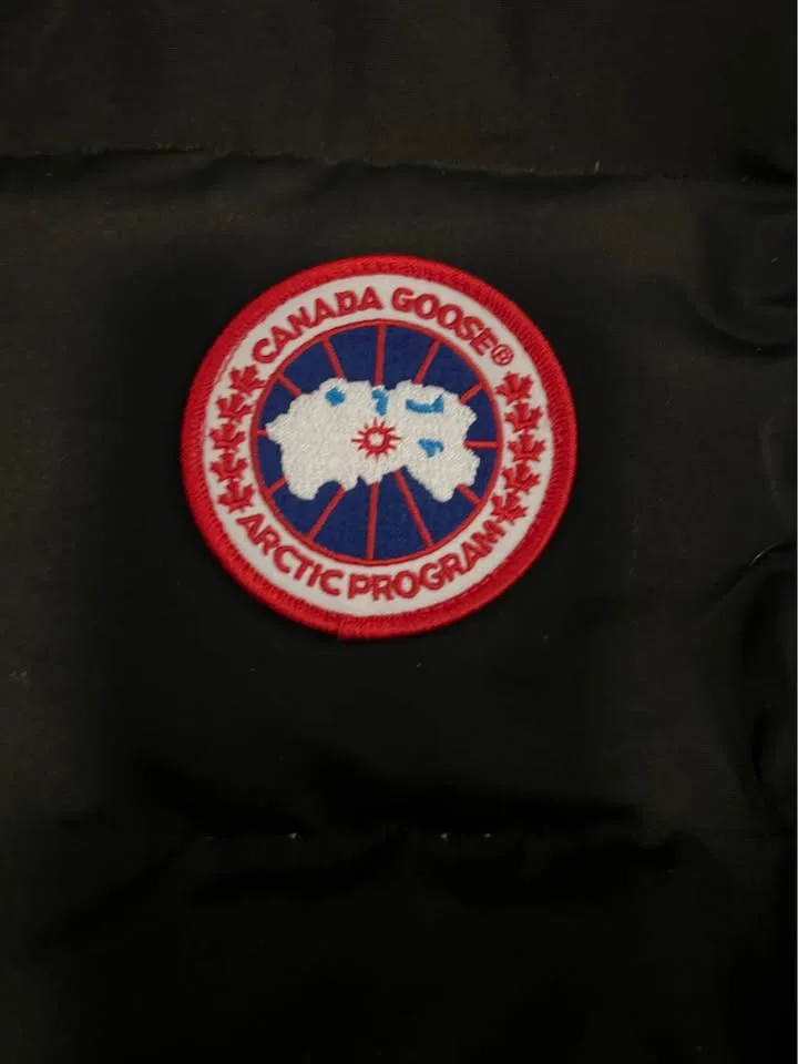 Canada goose vest image indicator(5)